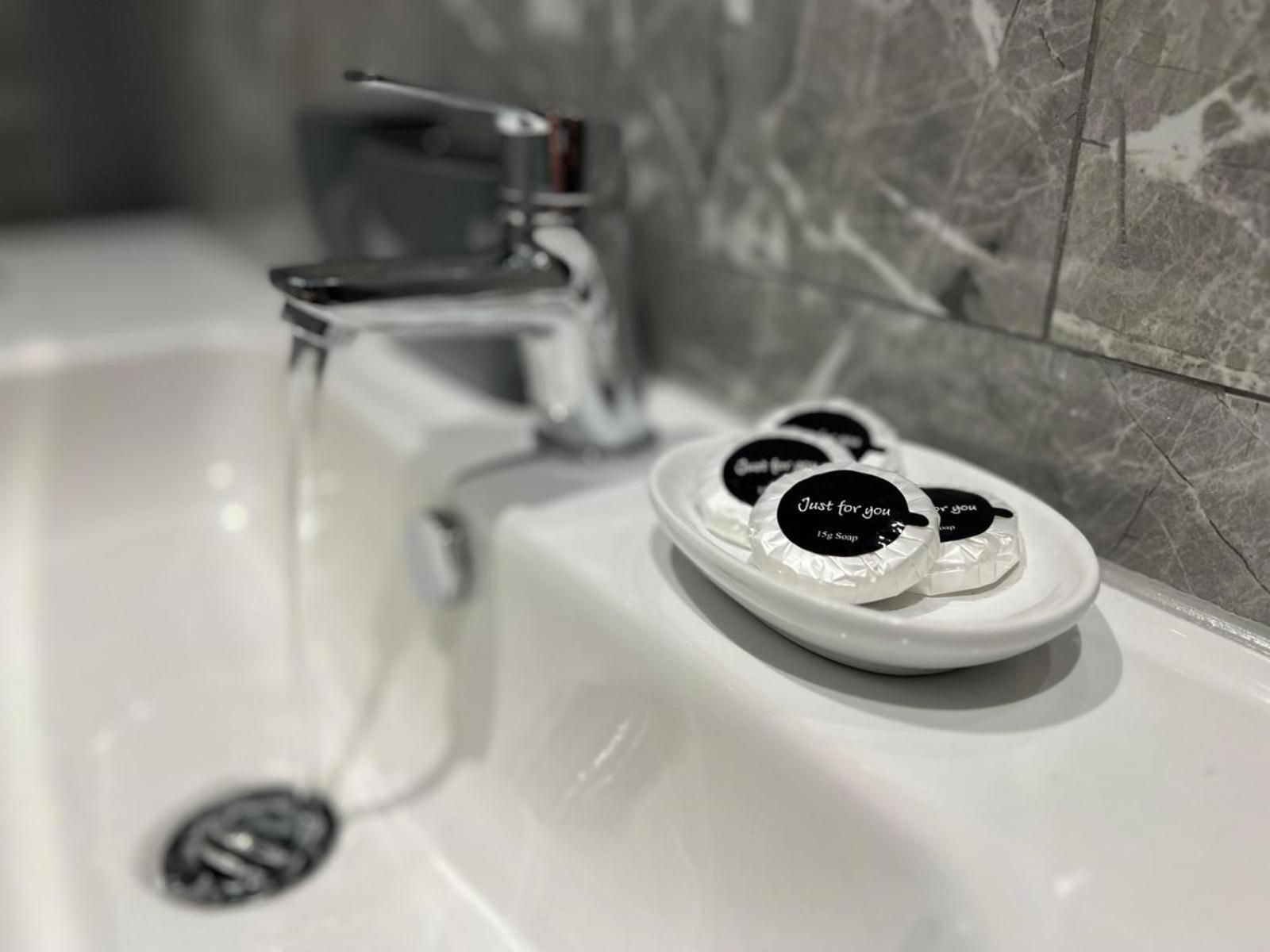 Whiskawaystays - Foregate Street - Apartment 3 Вустер Екстер'єр фото