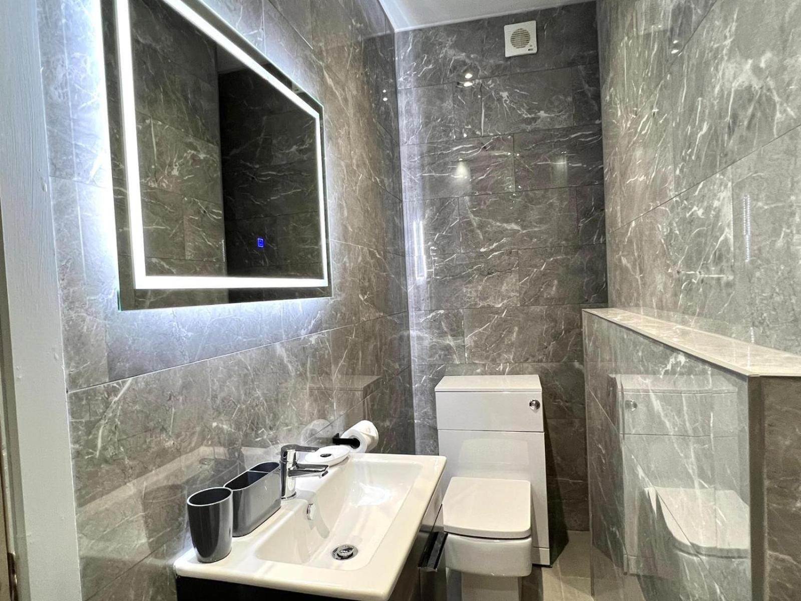 Whiskawaystays - Foregate Street - Apartment 3 Вустер Екстер'єр фото